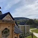 Benone Getaways- \'Carrick-A-Rede\' Luxury Glamping Pod- With Hot Tub