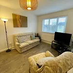 Bishop\'S Gate Apartment