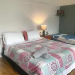 City Centre Rooms Abercorn Road Ltd Free Parking Free Wifi