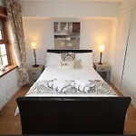 Anne\'S Rose Cottage