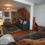 Anne\'S Rose Cottage