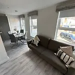Westland Suites - Stylish, Modern, Elegant, Central Apartments