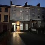 Westland Suites - Stylish, Modern, Elegant, Central Apartments