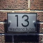 Westland Suites - Stylish, Modern, Elegant, Central Apartments