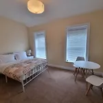 Derry Wall\'S Suite