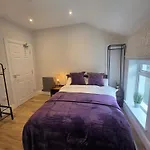 Newly Refurbished Townhouse