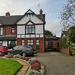 4 Thornhill Park
