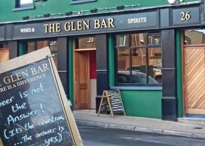 Central 2 Bed Apartment Above Great Derry Pub
