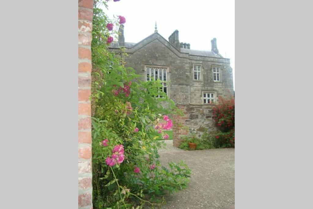 The Coach House Learmount Holiday home