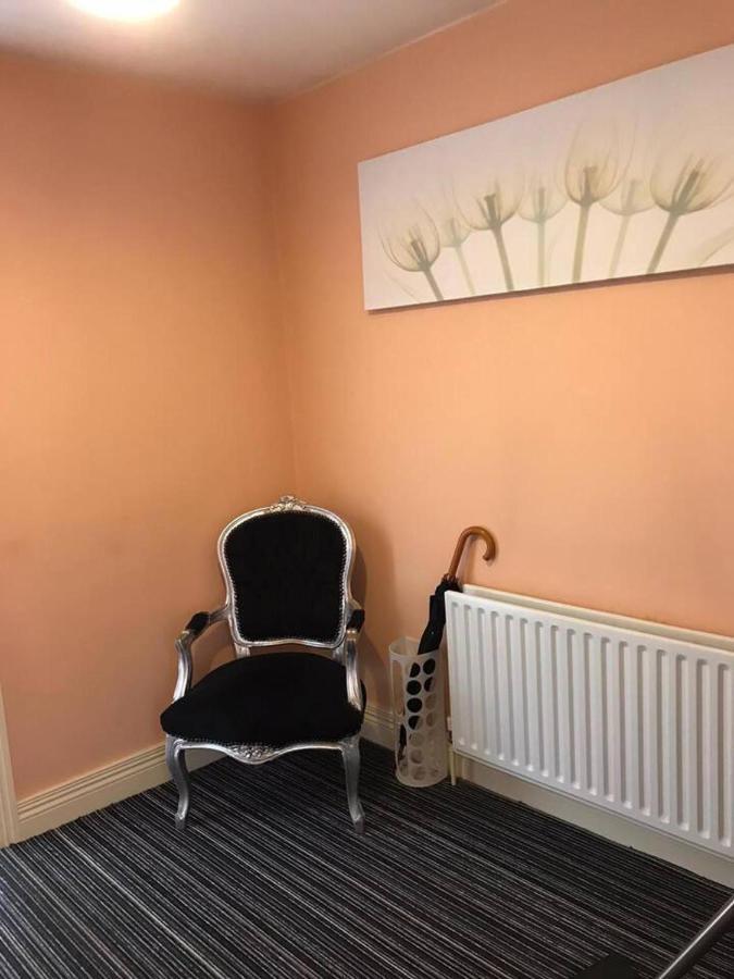 2 Bed Above Great Pub Apartment *