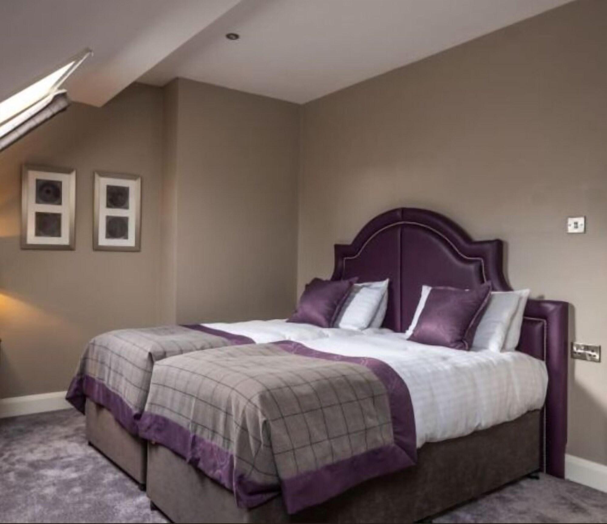 Bishop's Gate 5*