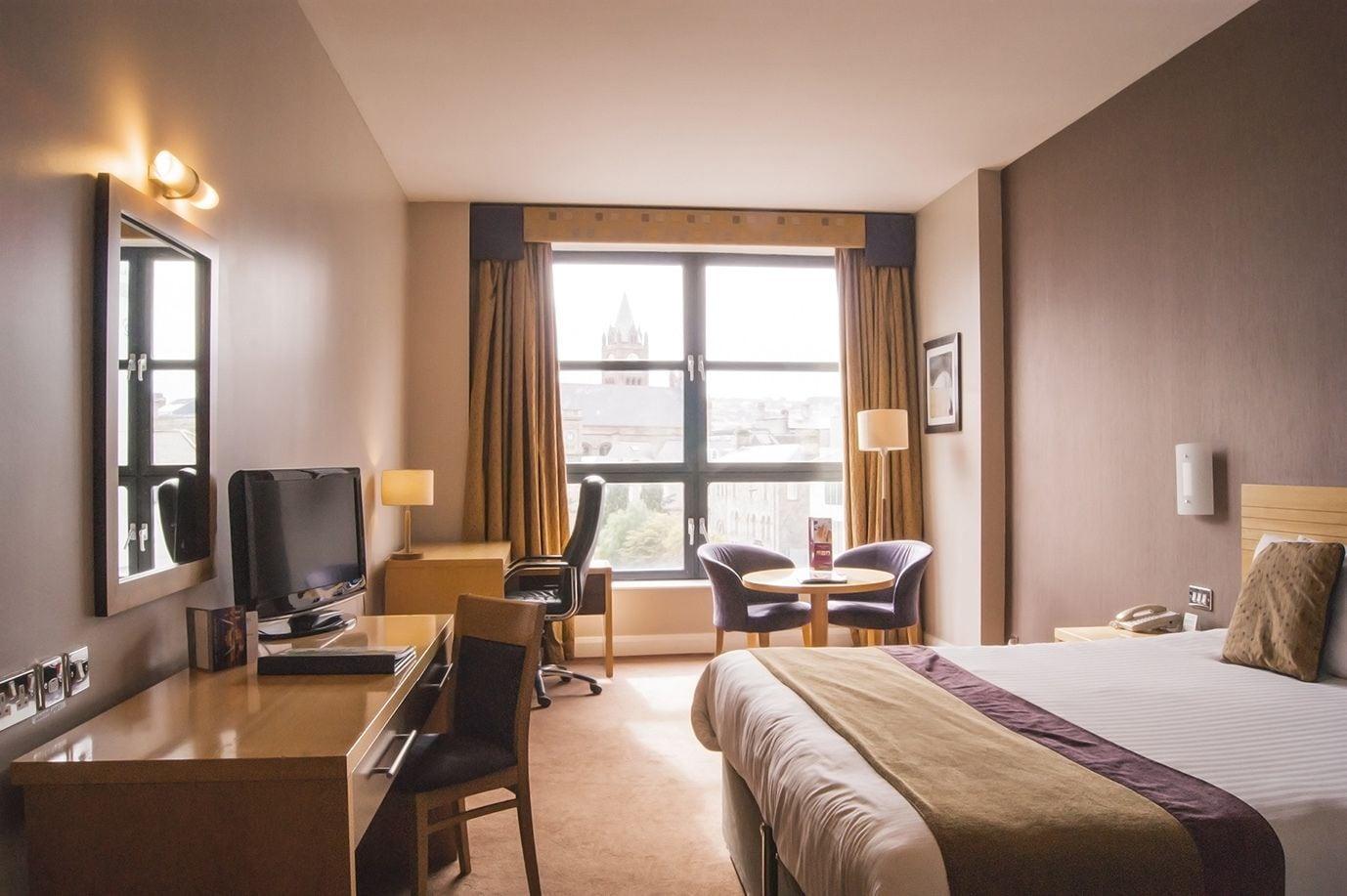 City Hotel