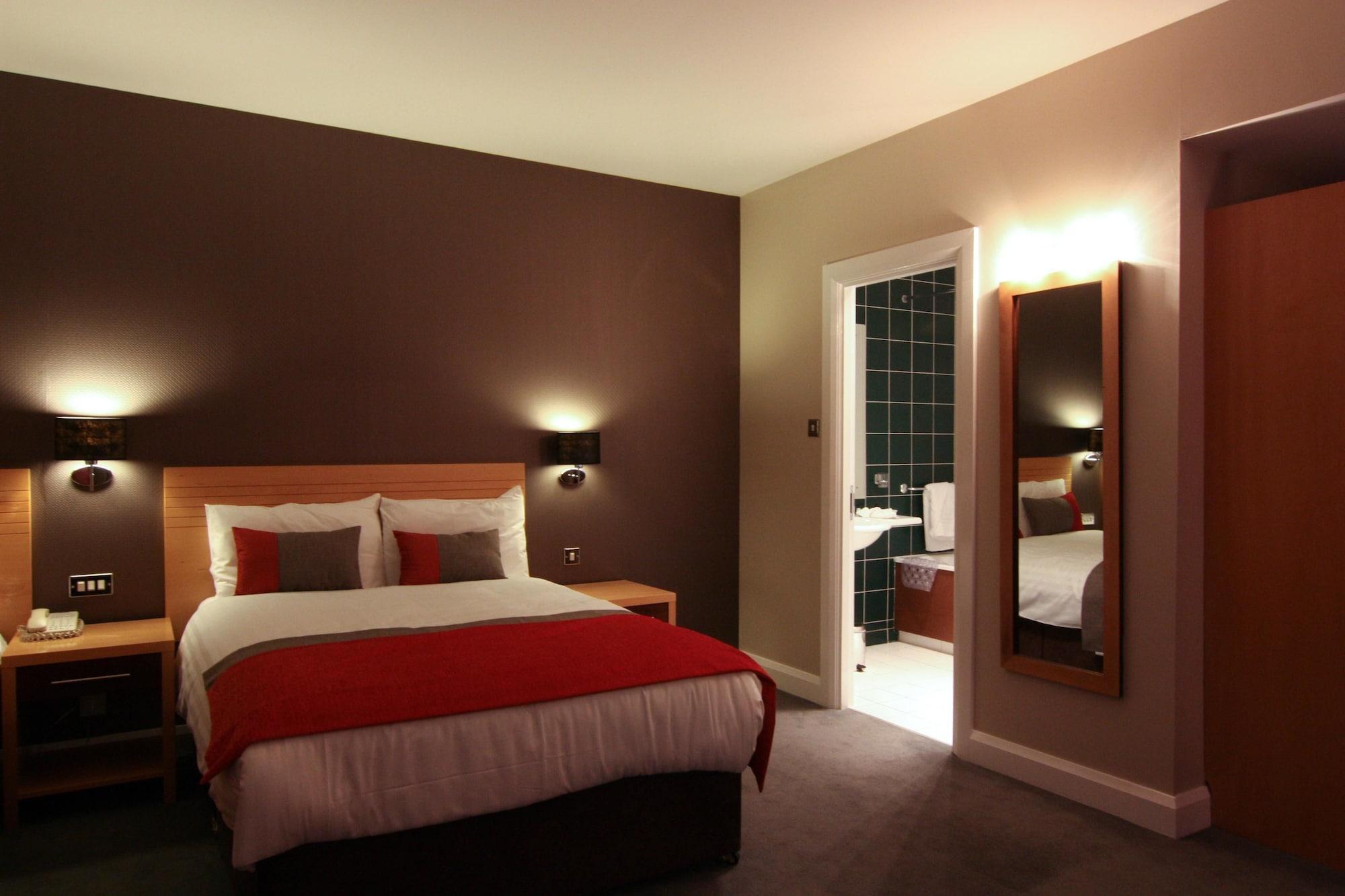 City Hotel 4*