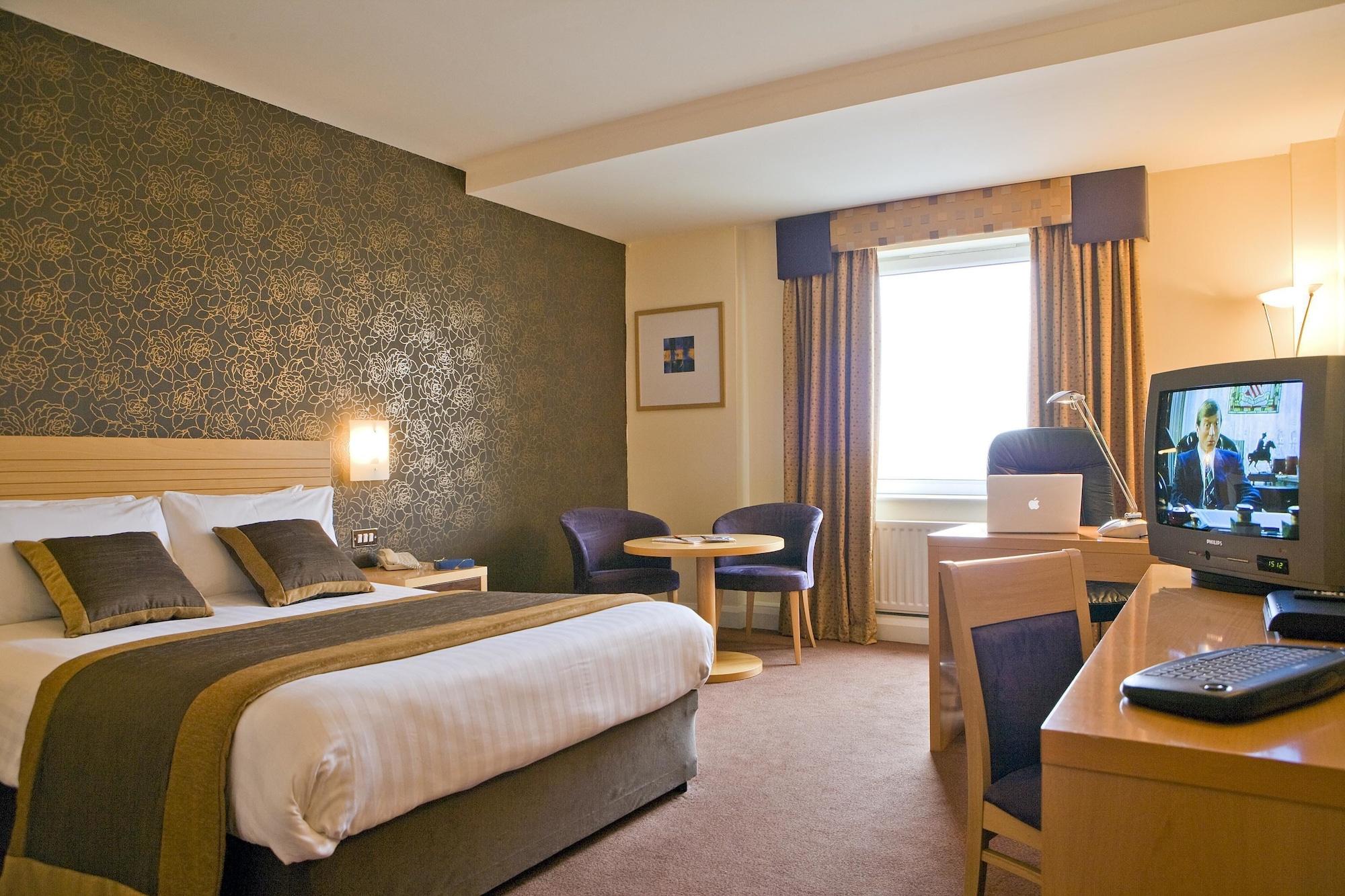 City Hotel