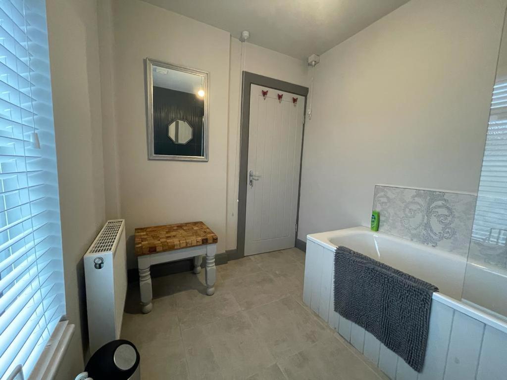 Holiday home The Corner House. City. 3 Bed, Sleeps 6.