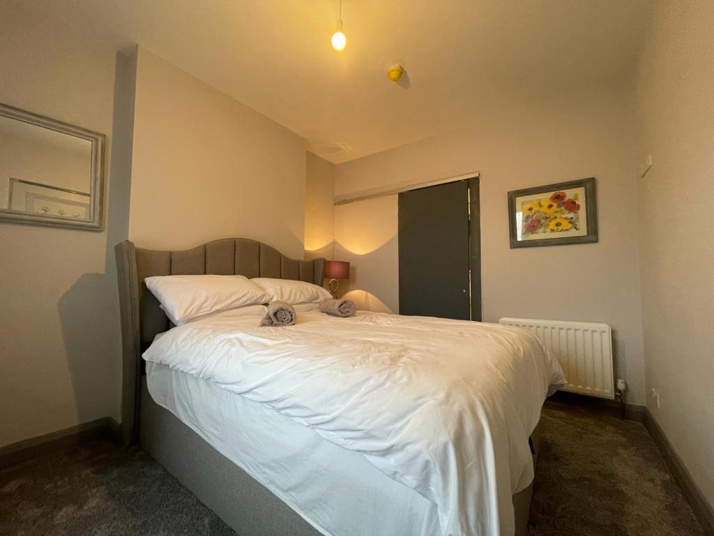 The Corner House. City. 3 Bed, Sleeps 6.