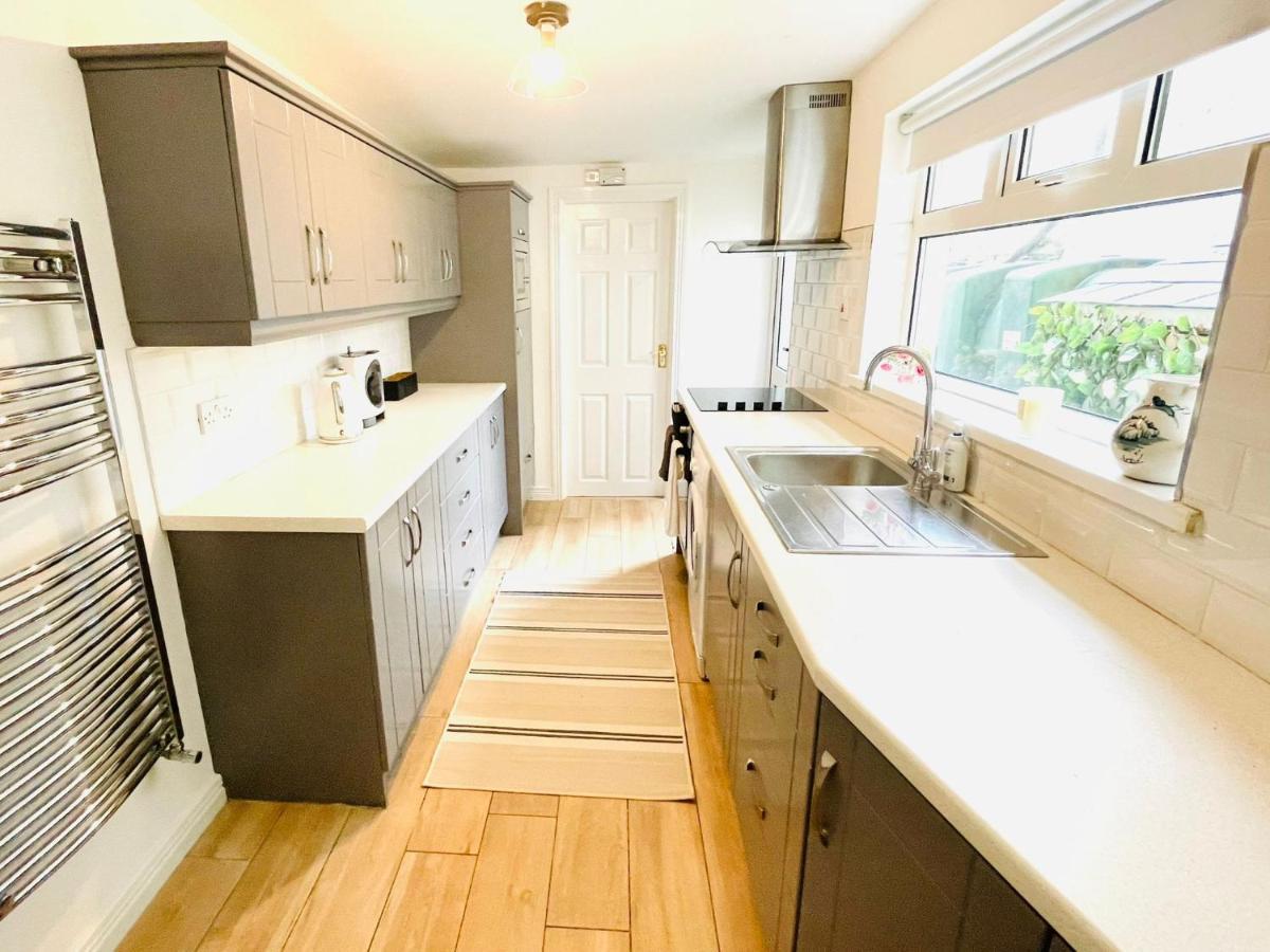 Calla's Place * Londonderry