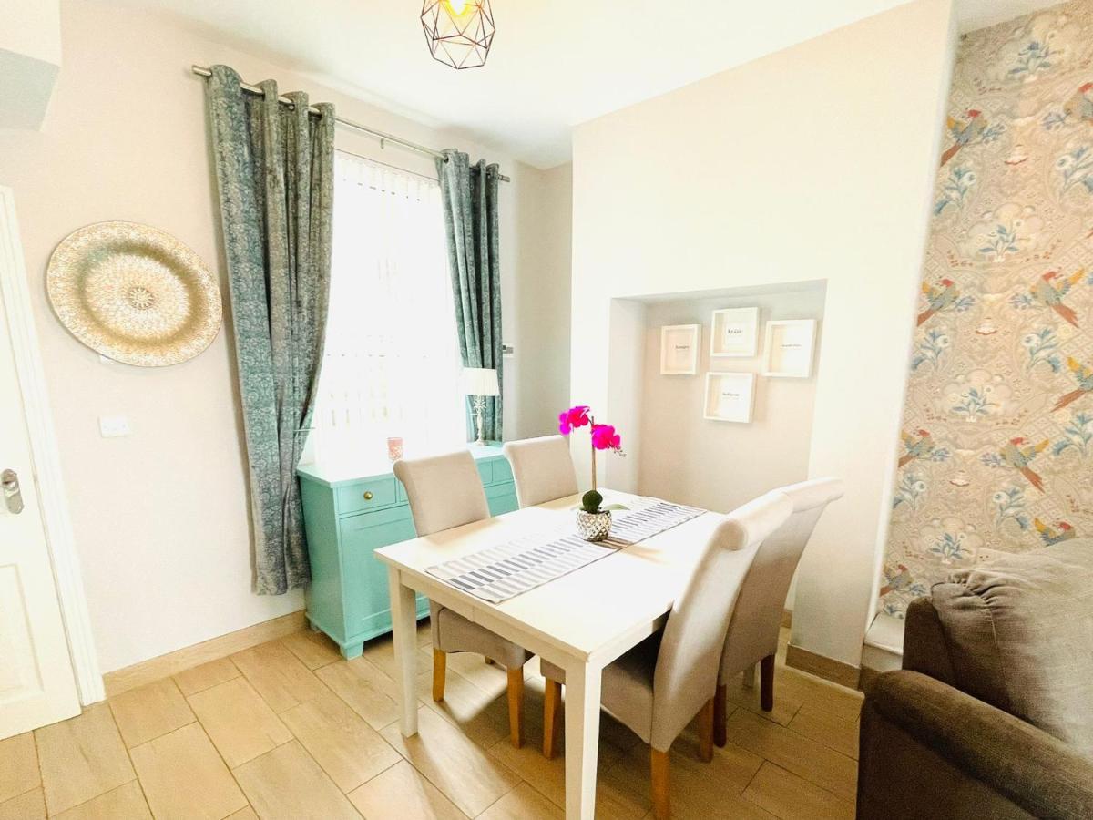 Calla's Place * Londonderry