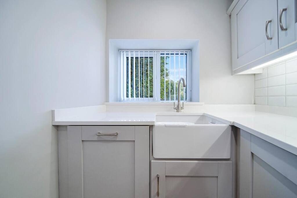 Hilltop View 'sleeping 5 Guests' * Londonderry
