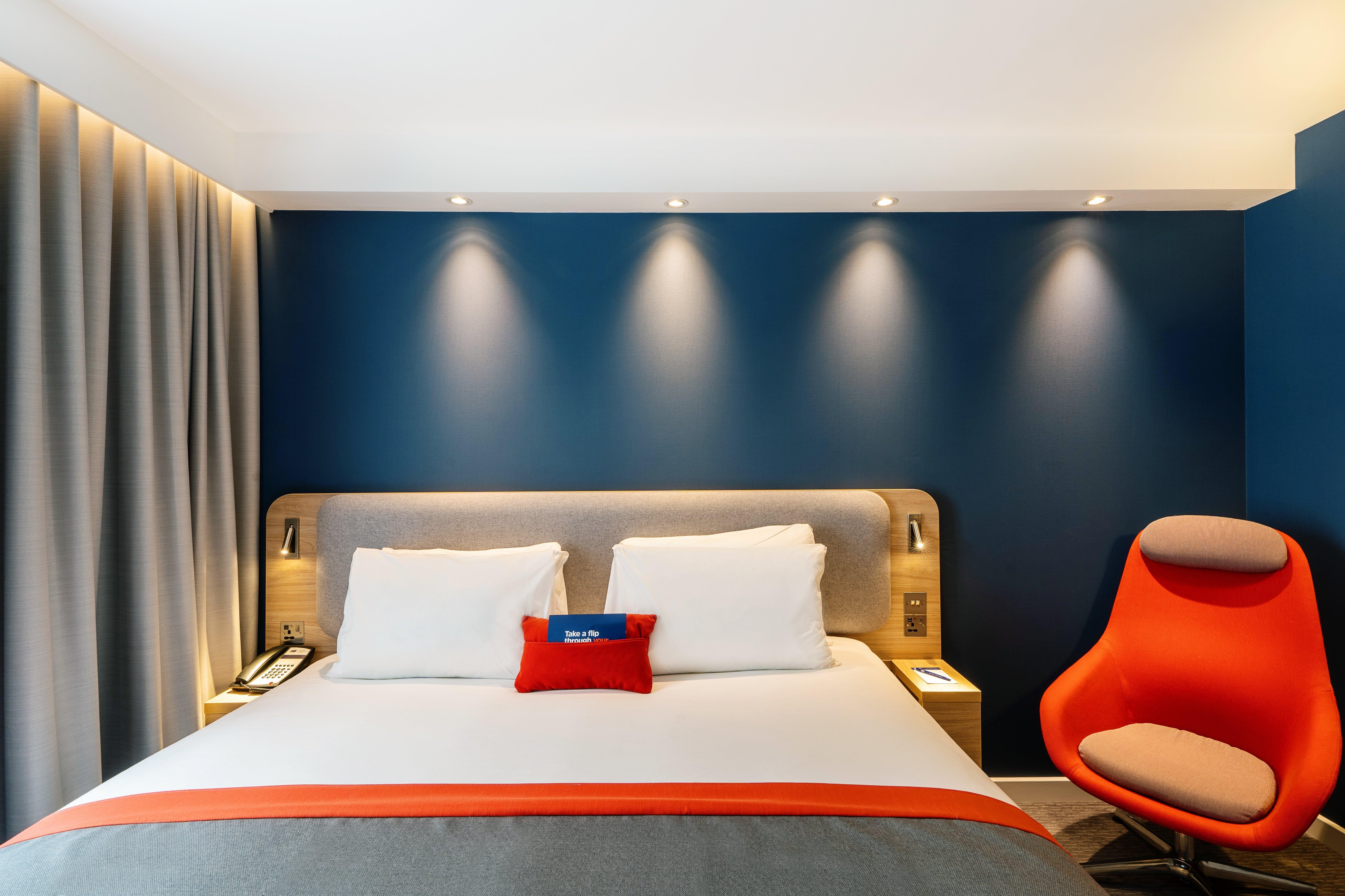 Express - - By Ihg