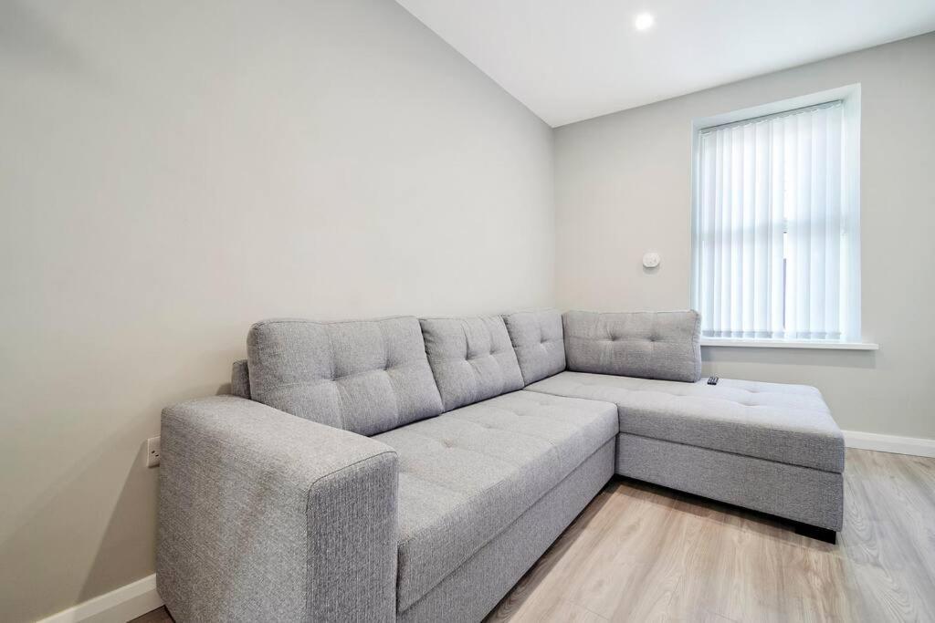 Hilltop View 'sleeping 5 Guests' Villa Londonderry