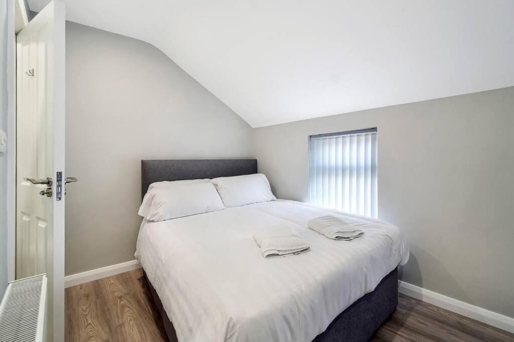 Hilltop View 'sleeping 5 Guests' * Londonderry