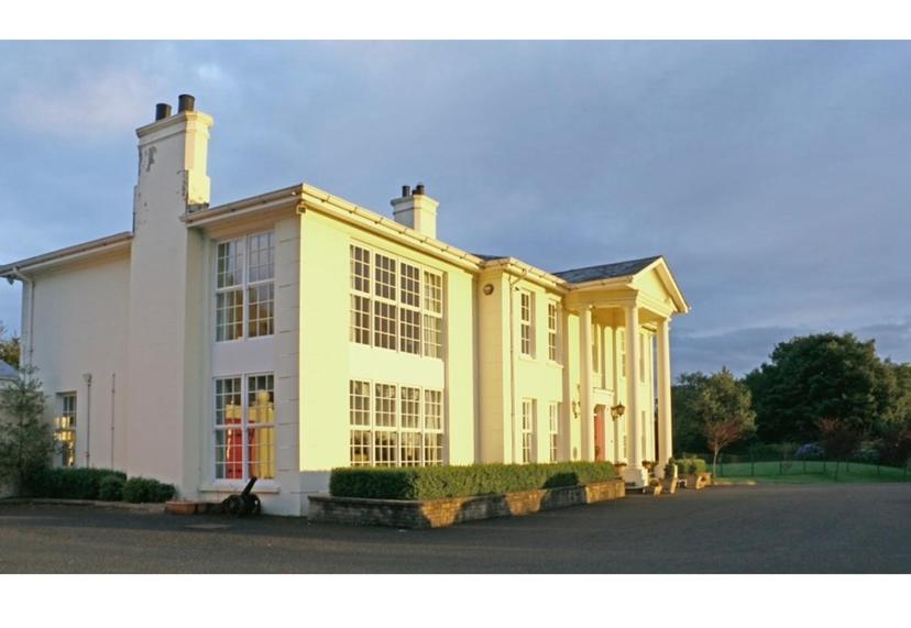 Redgate House 3*