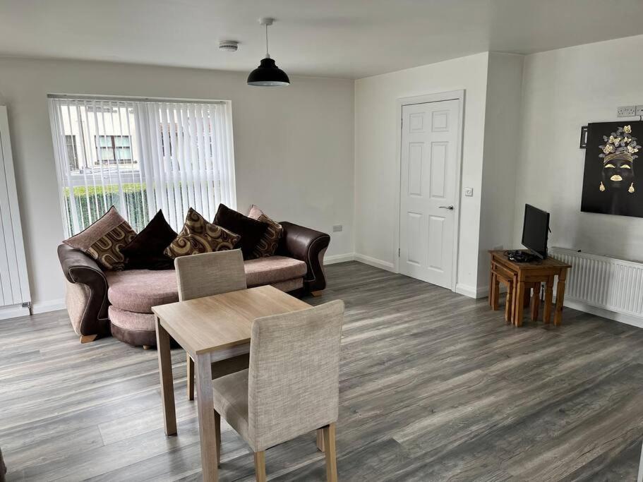 Conveniently Located, Close To And Quiet Area Apartment Londonderry