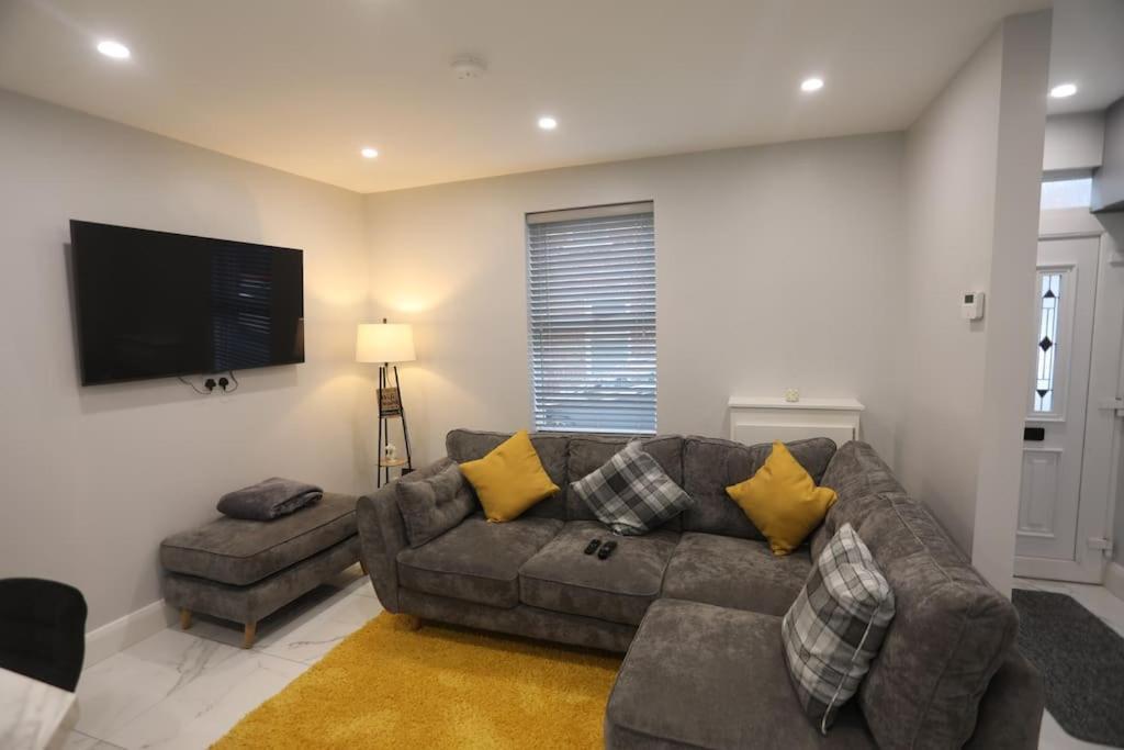 Townhouse In Centre Apartment Londonderry