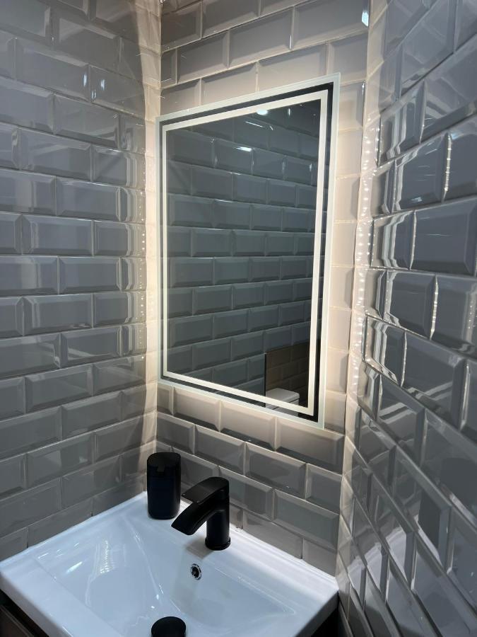 Chambers Rise - Centre Apartment