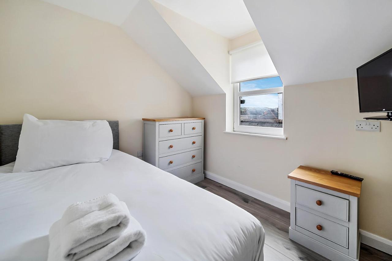 Carlisle 'sleeping 6 Guests' * Londonderry