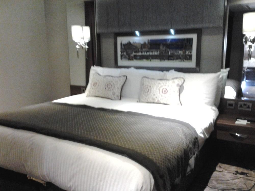 City Hotel Hotel
