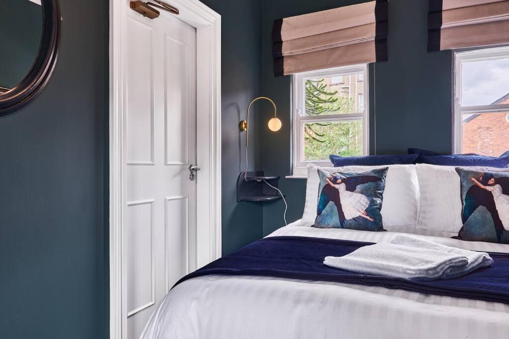 The Snug @ Clarence * Londonderry