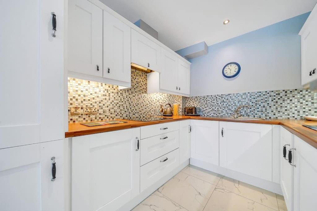 The Peace Bridge Apartment Londonderry
