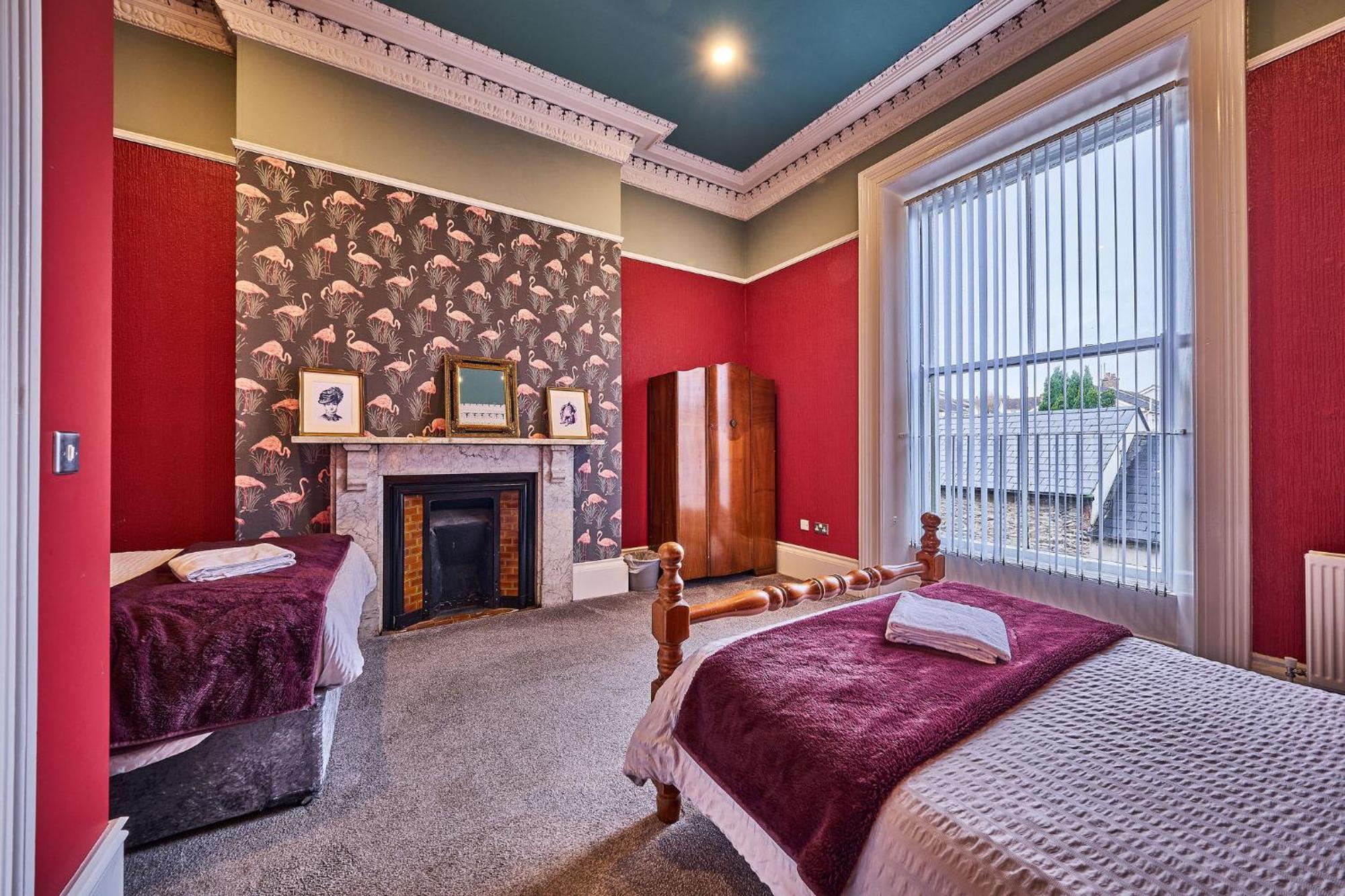 22 The Square * Londonderry