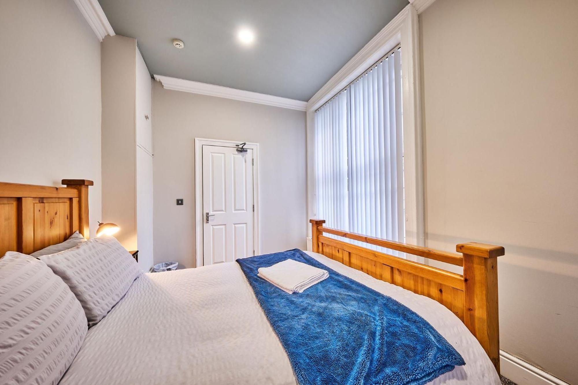 22 The Square Guest house *