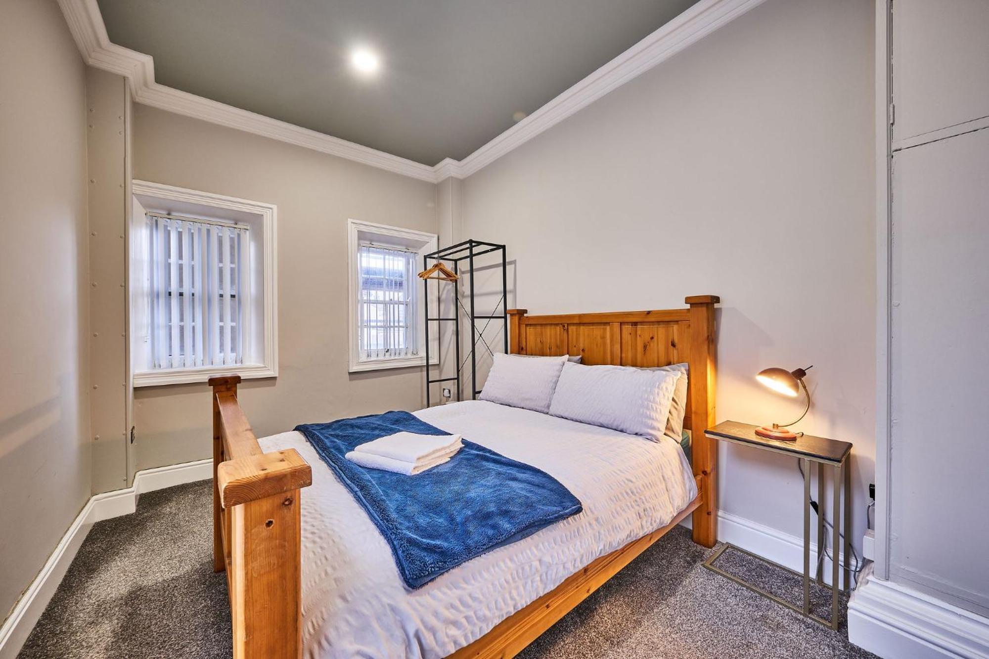 22 The Square Guest house Londonderry