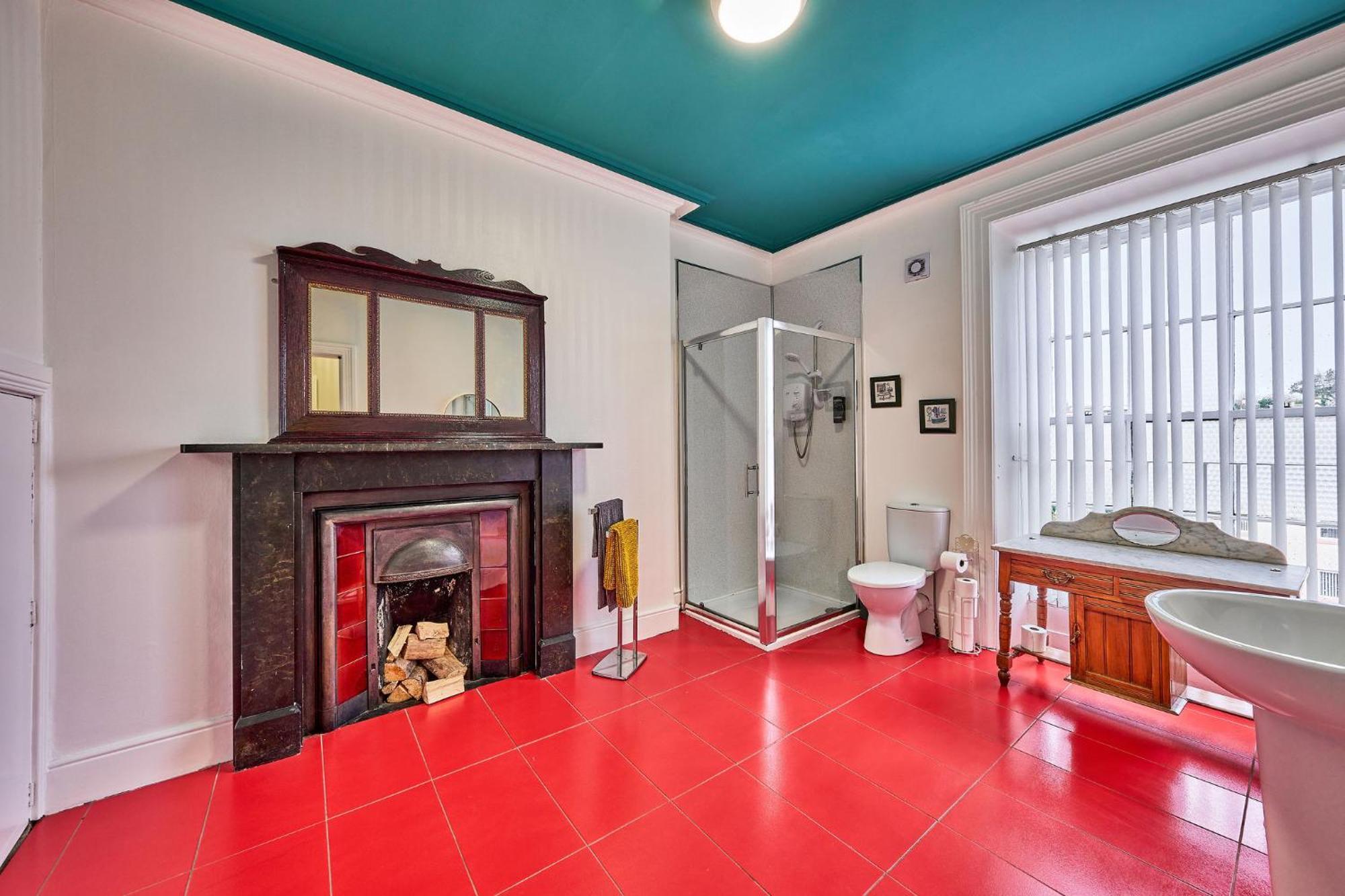 22 The Square * Londonderry