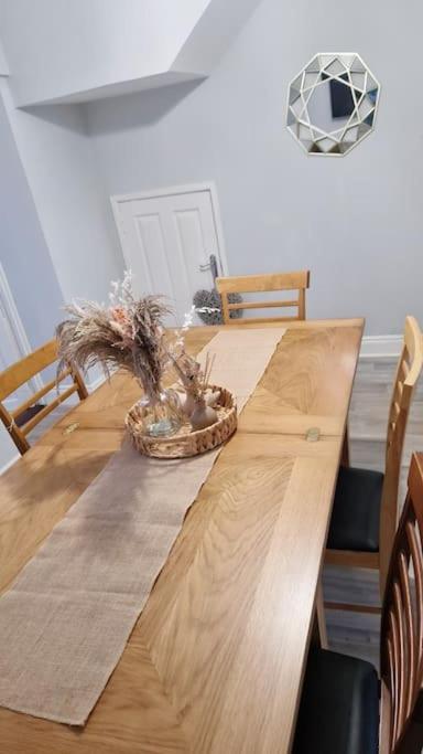 Holiday home 16 Stewart's Terrace City Bt48 7lj