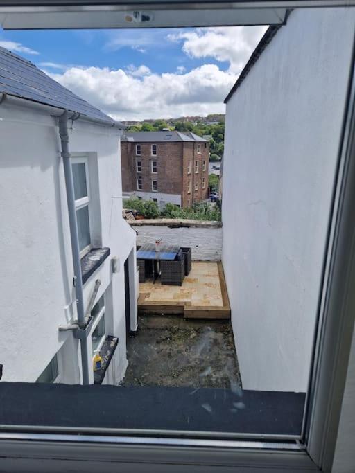 Holiday home 2 Bedroom, Centre Town House With Jacuzzi Tub