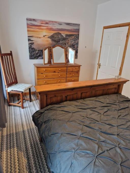 2 Bedroom, Centre Town House With Jacuzzi Tub *