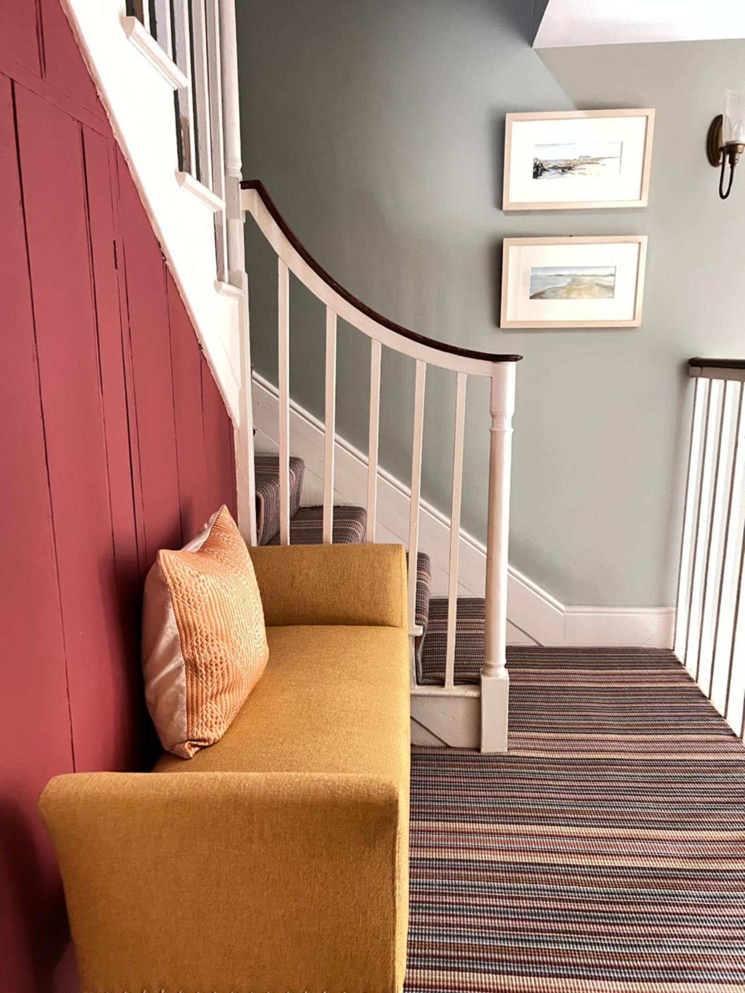 Larchmount House * Londonderry