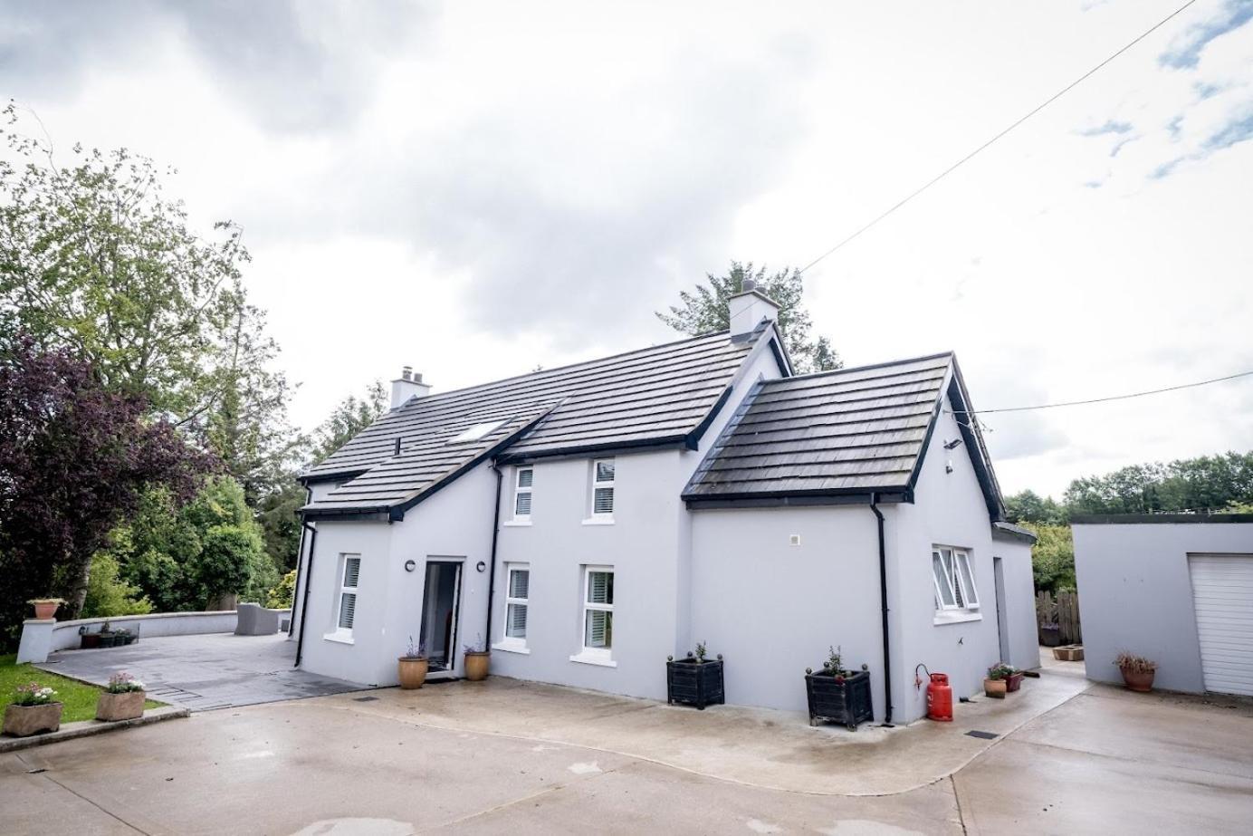 Of Country Retreat * Londonderry