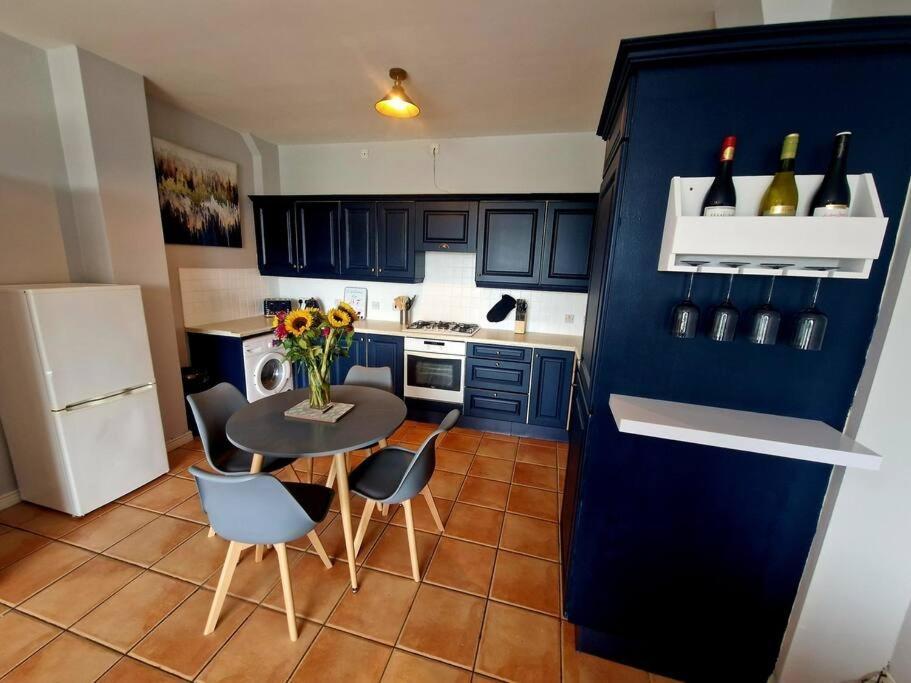 Penthouse With River Views: 2bd Heritage Gem Apartment