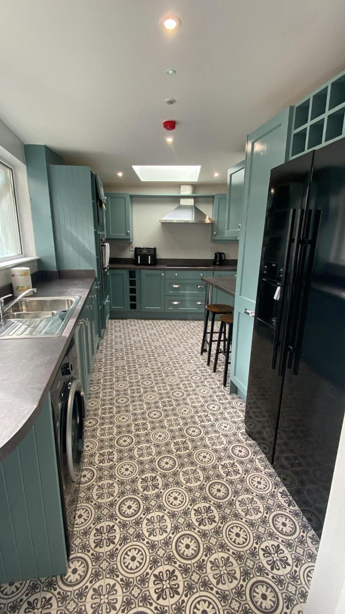 Newly Refurbished Townhouse Holiday home *