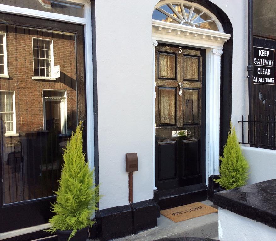 Bed & Breakfast Princes House In The Walled City