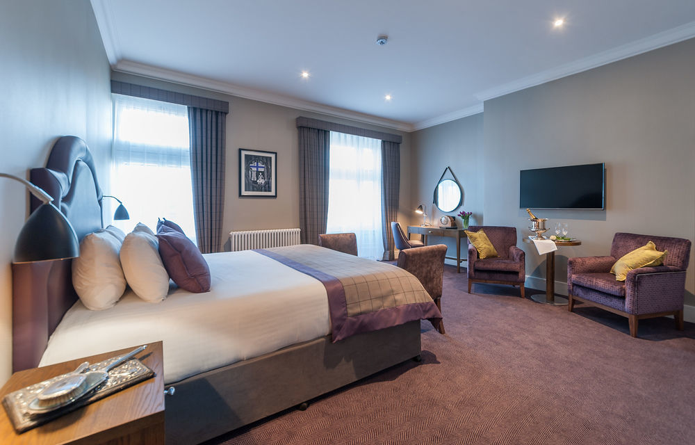 Bishop's Gate Hotel 5*