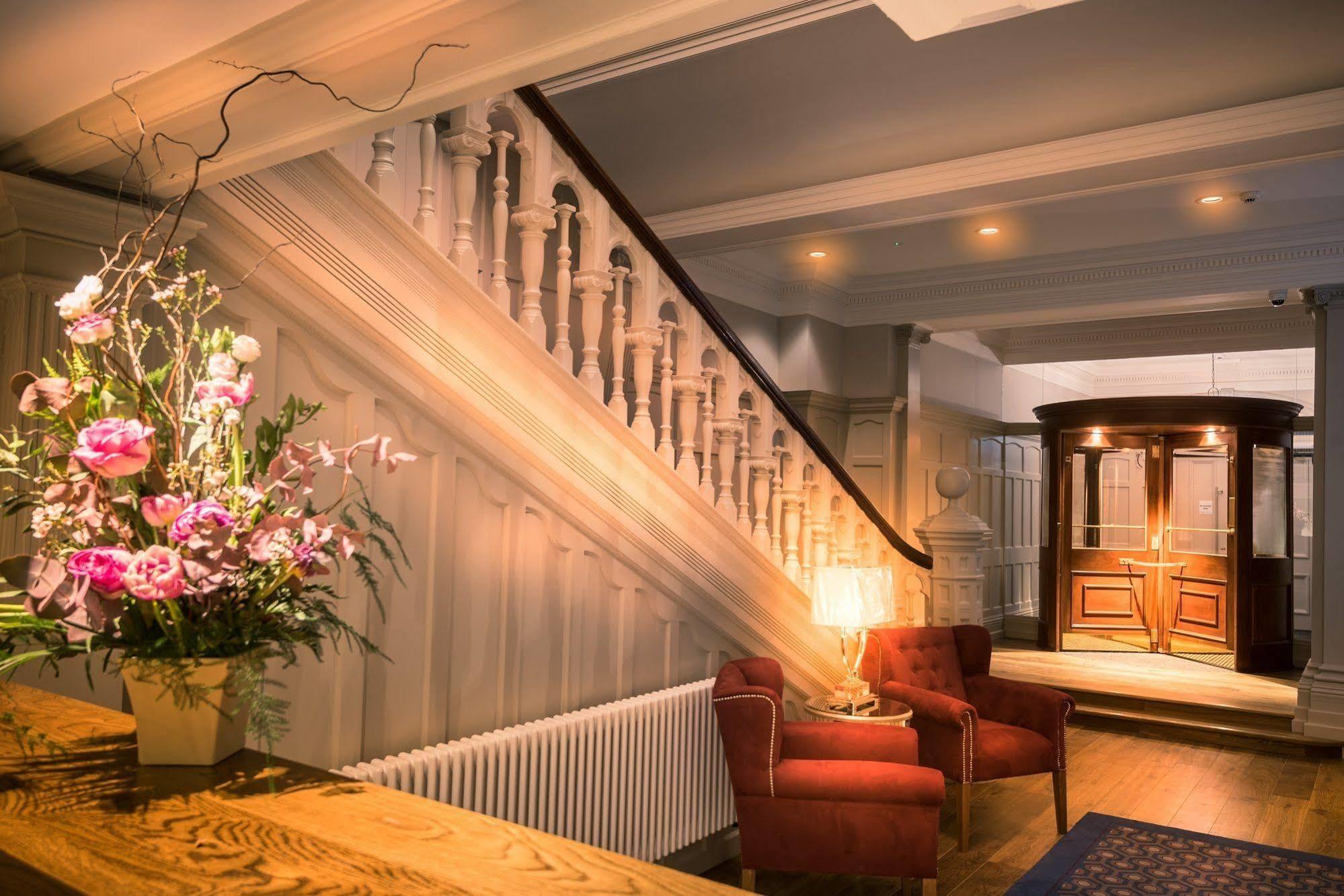 Bishop's Gate Hotel 5*