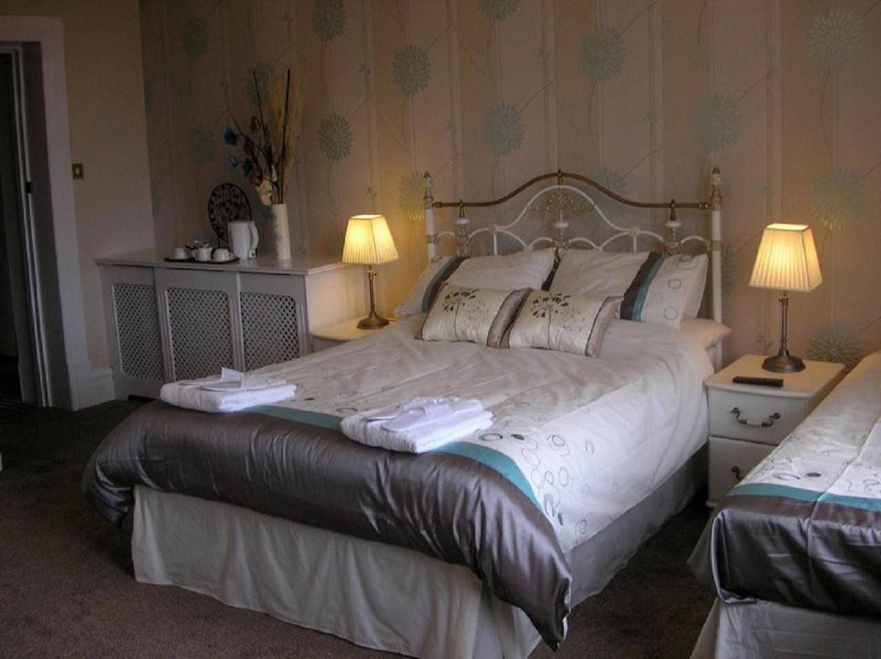 Troy Hall Bed & Breakfast 2*