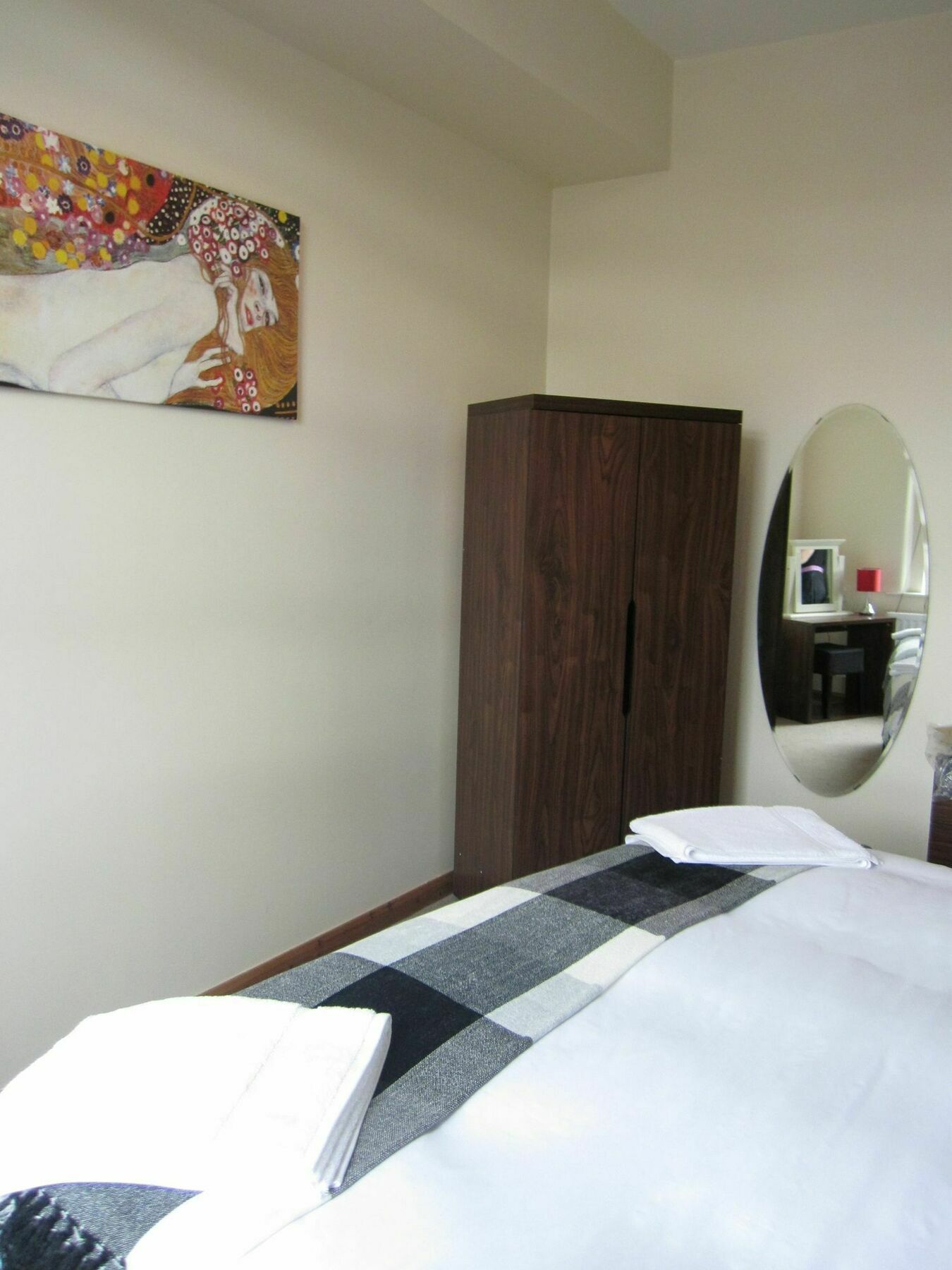 Hogg And Mitchells Apartment Londonderry